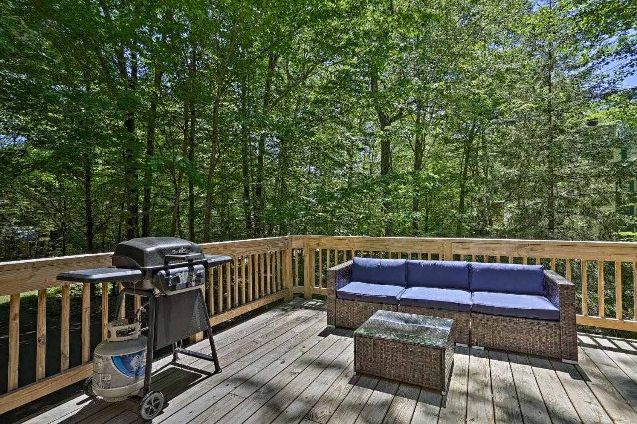 Bear Den Rustic Pocono Lake Home With Game Room! Esterno foto