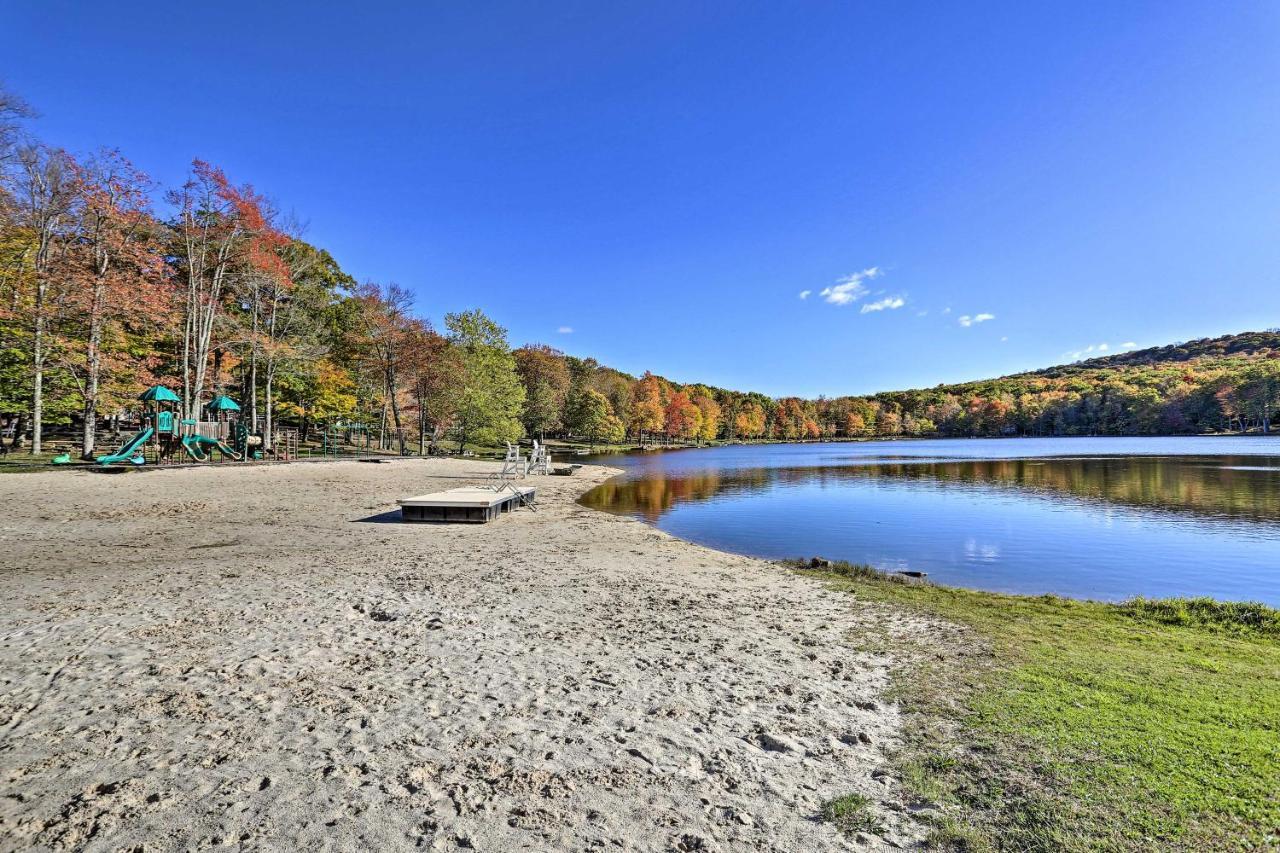 Bear Den Rustic Pocono Lake Home With Game Room! Esterno foto