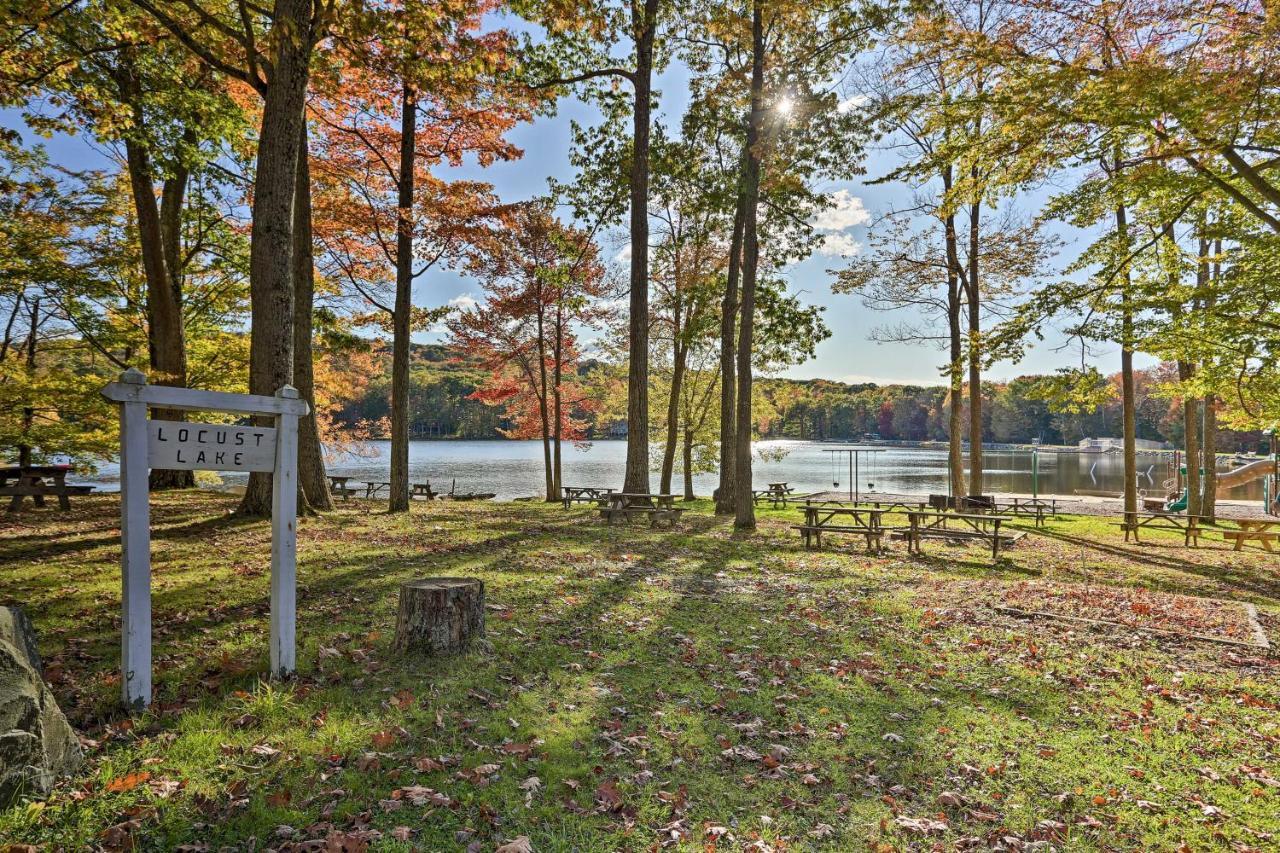 Bear Den Rustic Pocono Lake Home With Game Room! Esterno foto