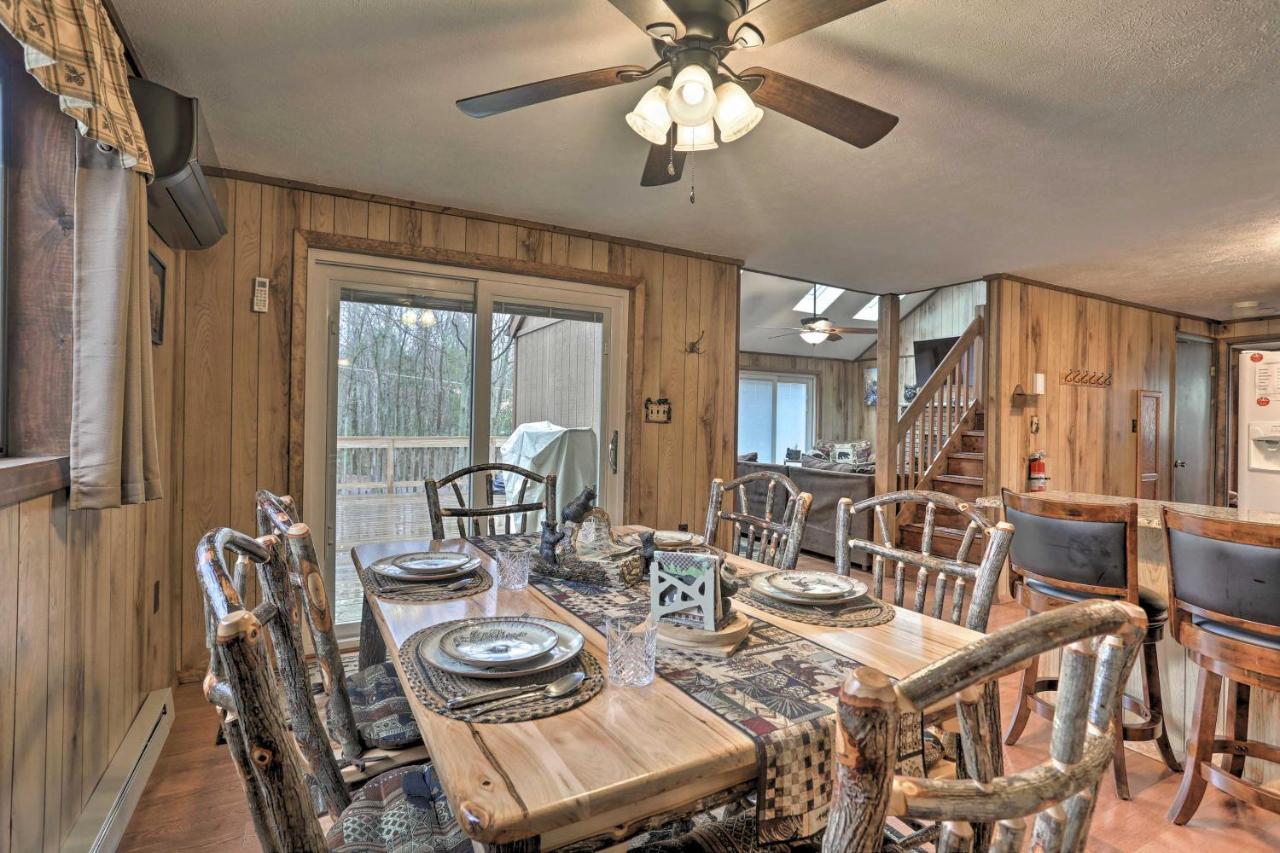 Bear Den Rustic Pocono Lake Home With Game Room! Esterno foto