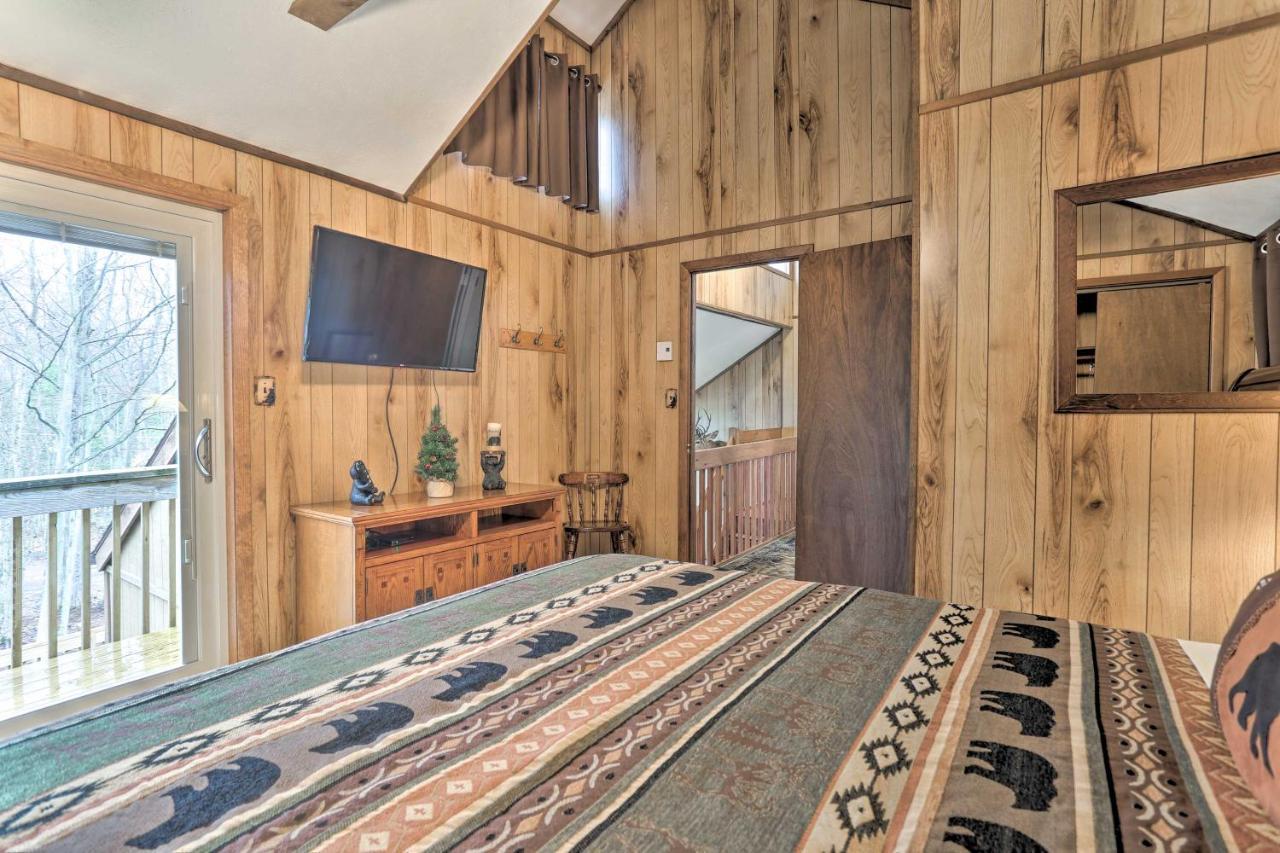 Bear Den Rustic Pocono Lake Home With Game Room! Esterno foto