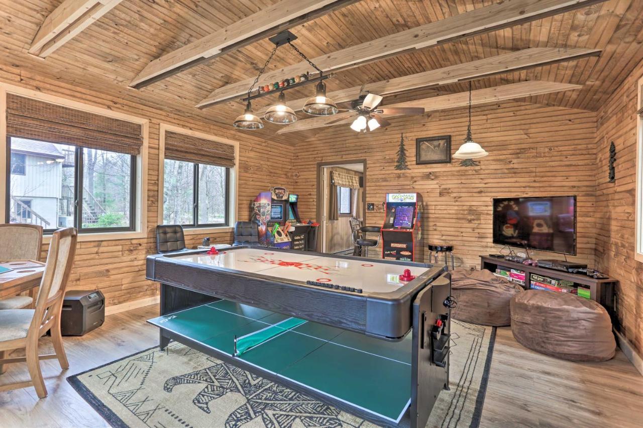 Bear Den Rustic Pocono Lake Home With Game Room! Esterno foto