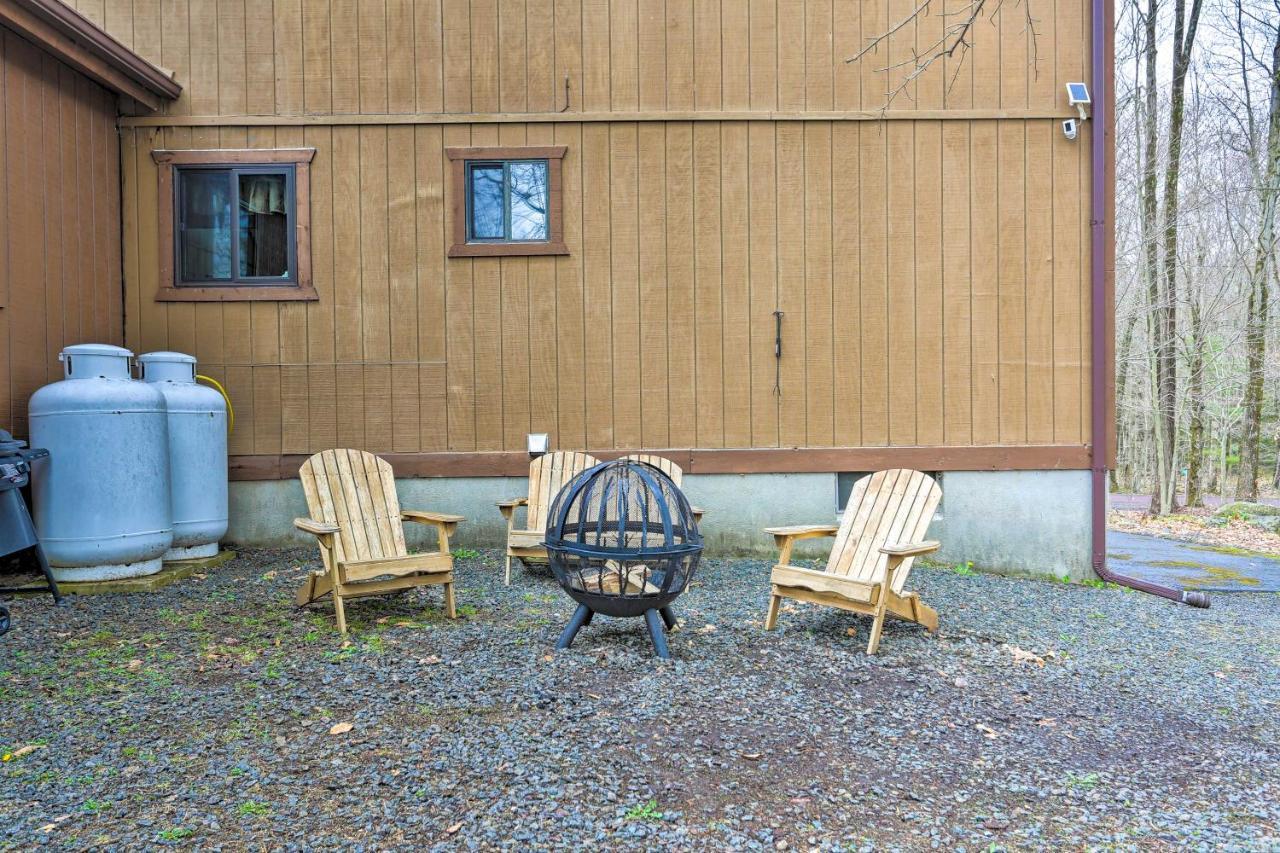 Bear Den Rustic Pocono Lake Home With Game Room! Esterno foto