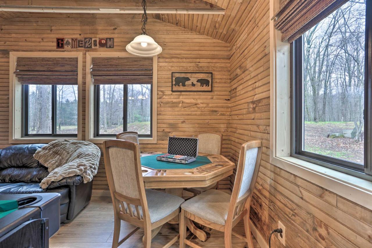 Bear Den Rustic Pocono Lake Home With Game Room! Esterno foto