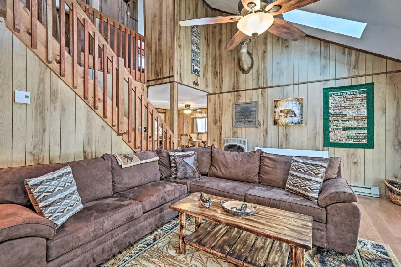 Bear Den Rustic Pocono Lake Home With Game Room! Esterno foto