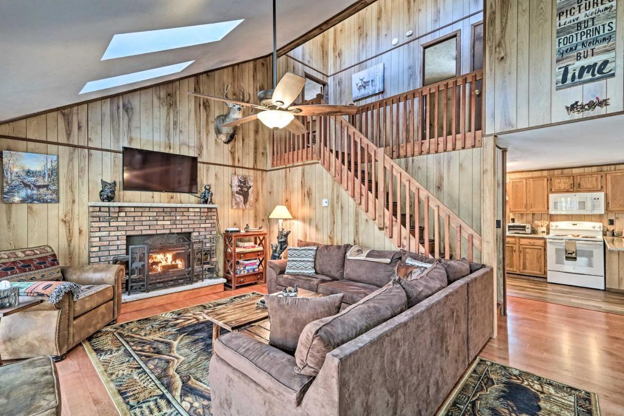 Bear Den Rustic Pocono Lake Home With Game Room! Esterno foto